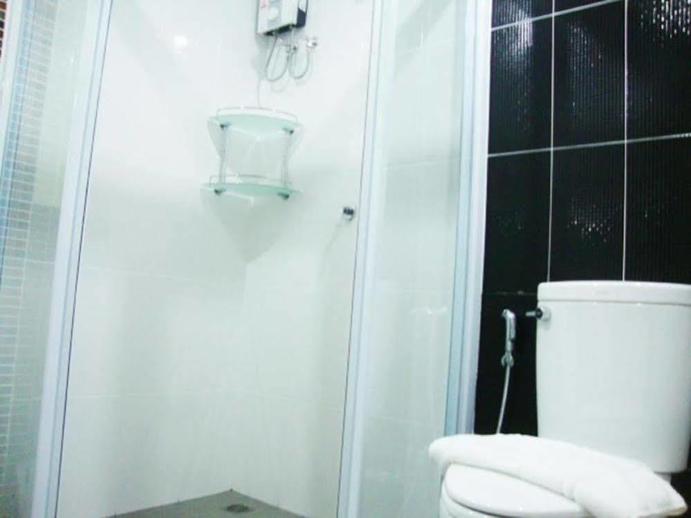 Thongmanee Hotel Хатъяй Экстерьер фото