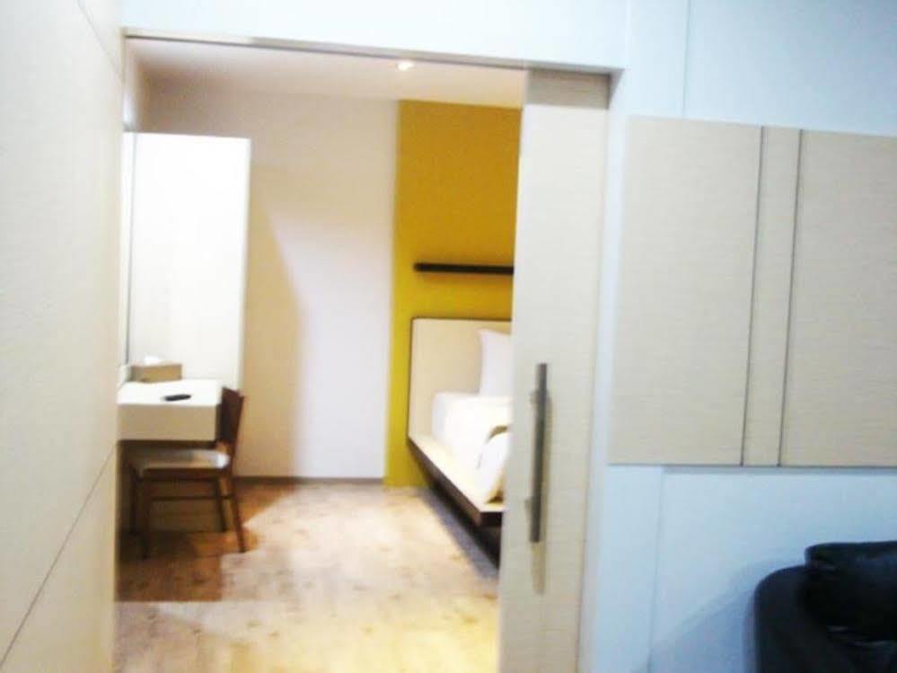 Thongmanee Hotel Хатъяй Экстерьер фото