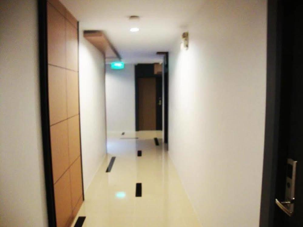 Thongmanee Hotel Хатъяй Экстерьер фото